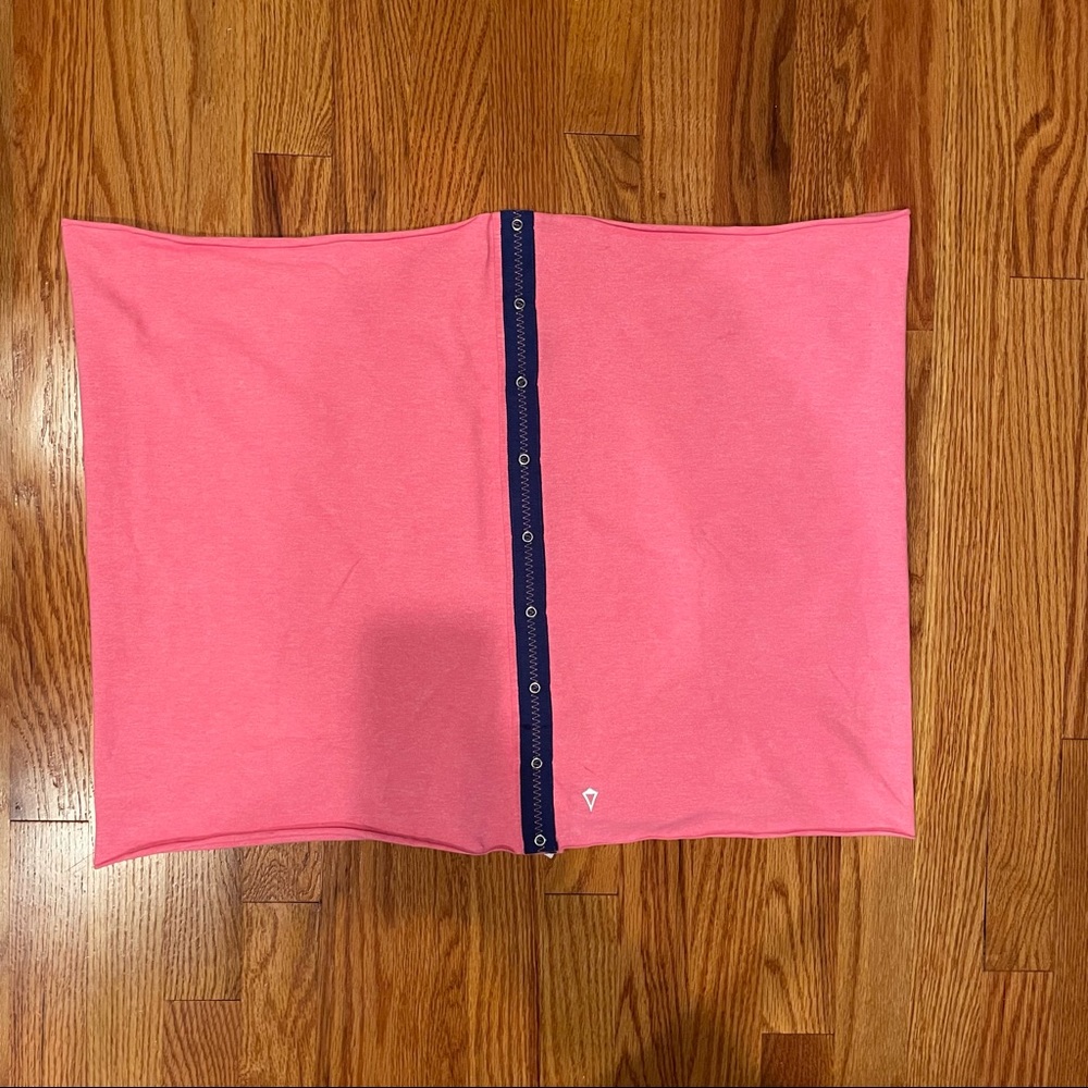 Ivivva pink and navy blue snap scarf